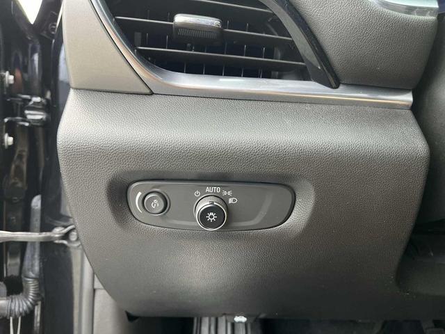 Photo of 2022 Mosaic Black Metallic Chevrolet Traverse