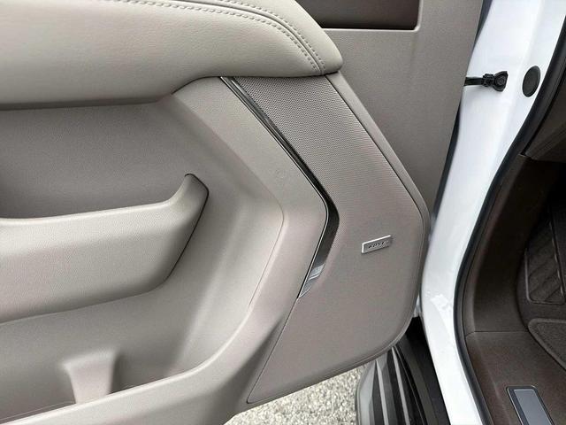 Photo of 2026 Summit White GMC Yukon