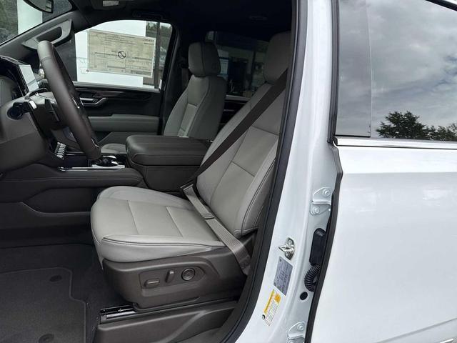 Photo of 2026 Summit White GMC Yukon