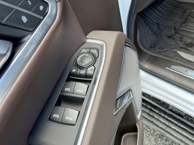 Photo of 2025 Summit White GMC Sierra 2500