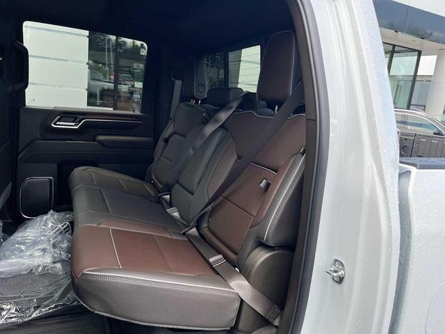 Photo of 2025 Summit White GMC Sierra 2500