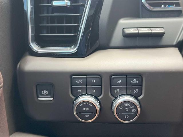Photo of 2025 Summit White GMC Sierra 2500