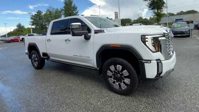 Photo of 2025 Summit White GMC Sierra 2500