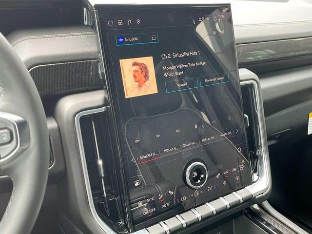 Photo of 2025 Onyx Black GMC Yukon