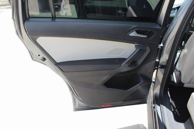 Photo of 2021 Platinum Gray Metallic Volkswagen Tiguan