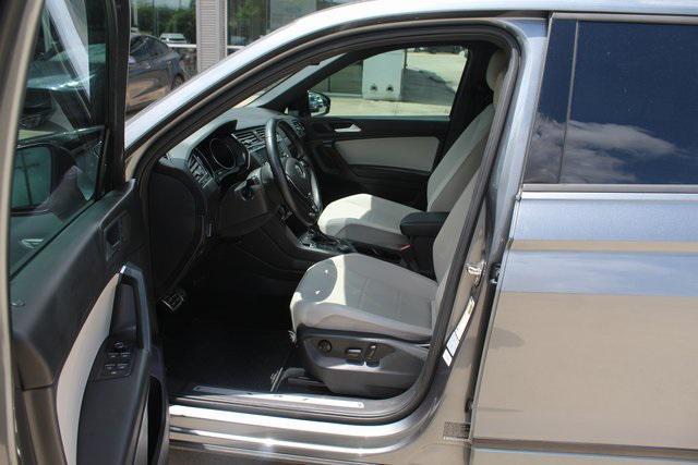 Photo of 2021 Platinum Gray Metallic Volkswagen Tiguan