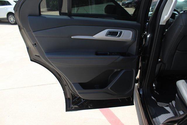 Photo of 2025 Agate Black Metallic Ford Explorer