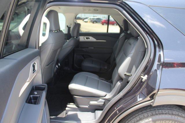 Photo of 2025 Agate Black Metallic Ford Explorer