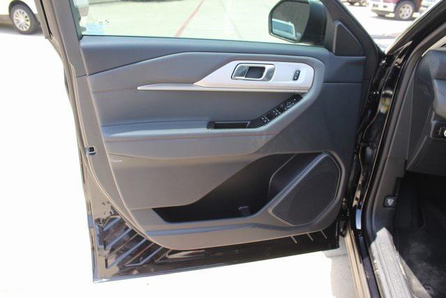 Photo of 2025 Agate Black Metallic Ford Explorer
