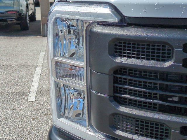 Photo of 2026 Oxford White Ford F-350