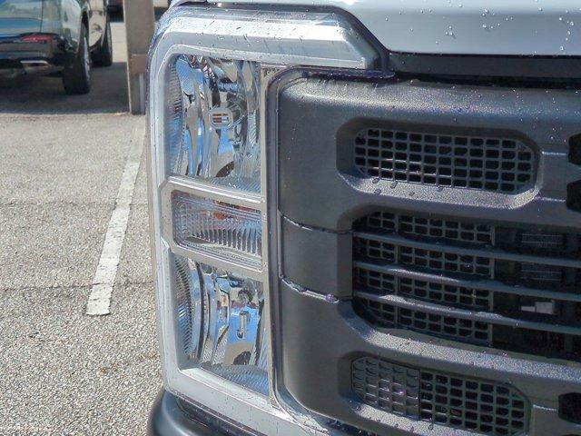 Photo of 2026 Oxford White Ford F-350