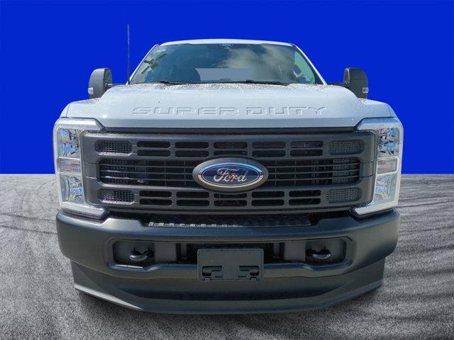 Photo of 2026 Oxford White Ford F-350