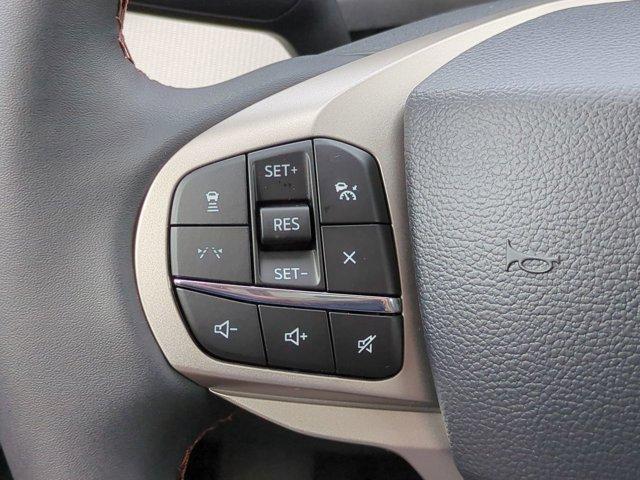Photo of 2025 Star White Ford Explorer