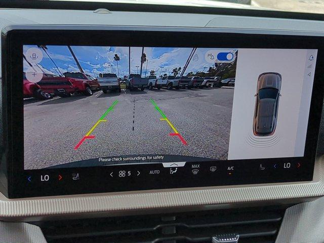 Photo of 2025 Star White Ford Explorer