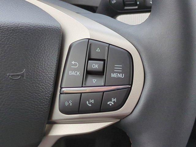 Photo of 2025 Star White Ford Explorer