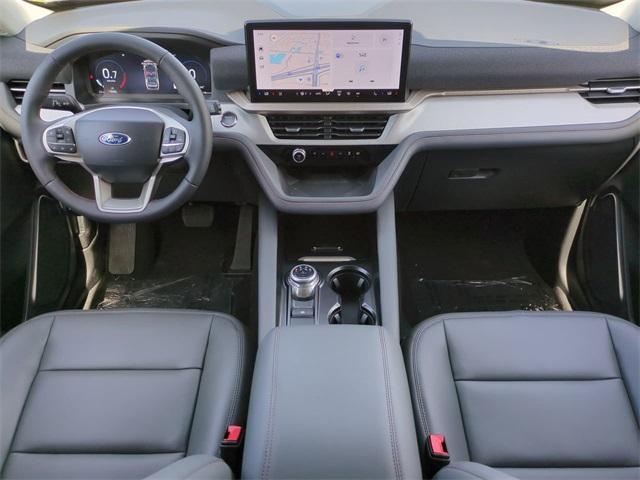 Photo of 2025 Star White Ford Explorer