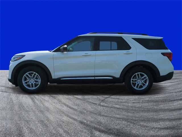 Photo of 2025 Star White Ford Explorer
