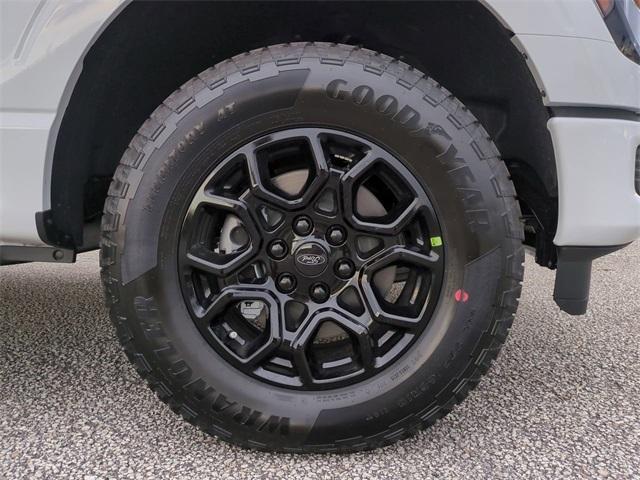Photo of 2025 Oxford White Ford F-150