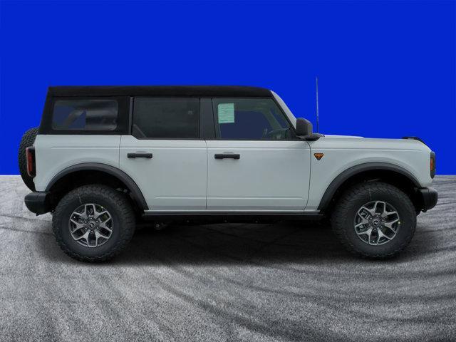 Photo of 2025 Oxford White Ford Bronco