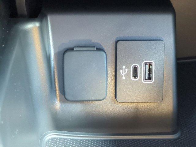 Photo of 2025 White Ford Explorer