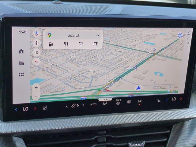 Photo of 2025 White Ford Explorer