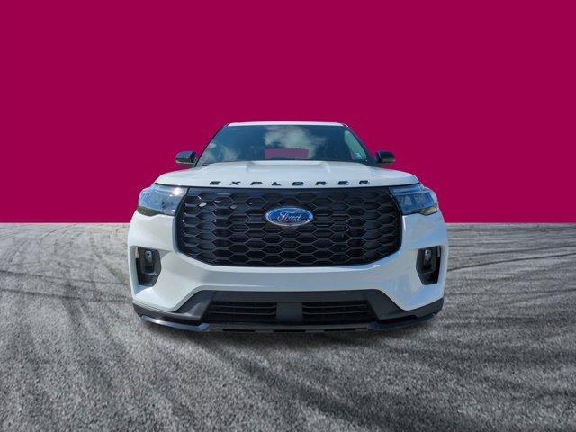 Photo of 2025 White Ford Explorer