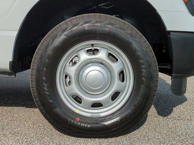 Photo of 2025 Oxford White Ford F-150