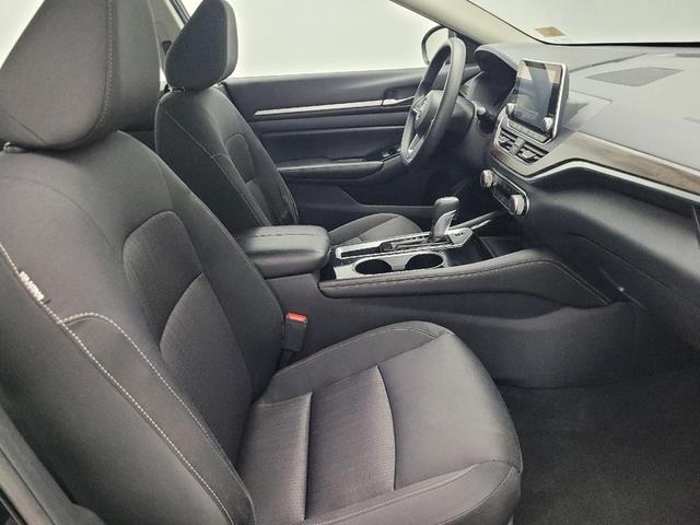 Photo of 2023 Super Black Nissan Altima