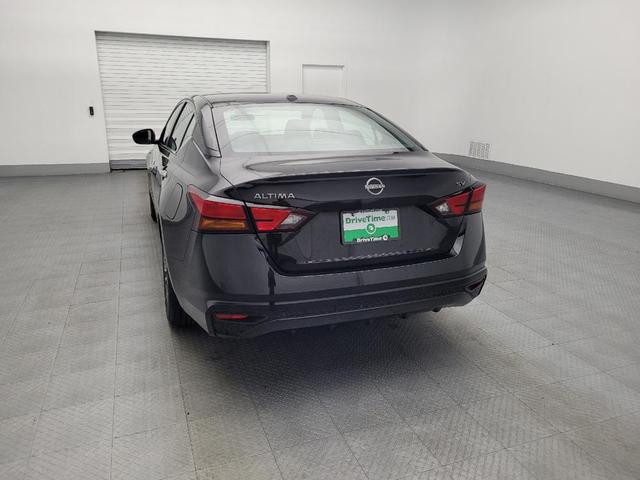 Photo of 2023 Super Black Nissan Altima