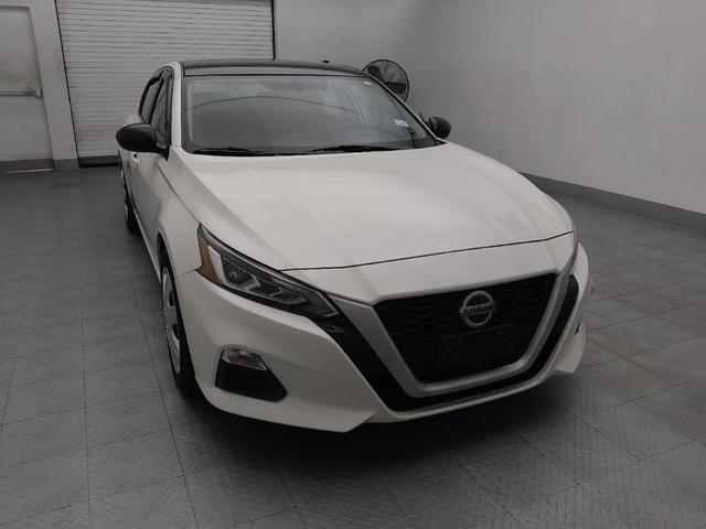 Photo of 2019 White Nissan Altima
