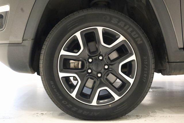 Photo of 2021 Granite Crystal Metallic Clearcoat Jeep Compass