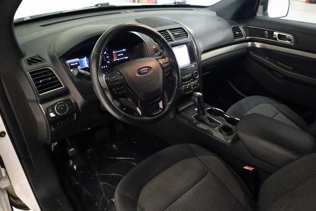Photo of 2019 Oxford White Ford Explorer
