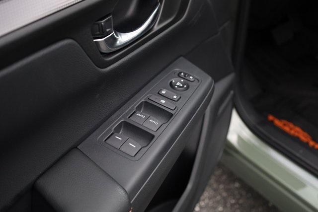 Photo of 2026 Green Metallic Honda CR-V Hybrid
