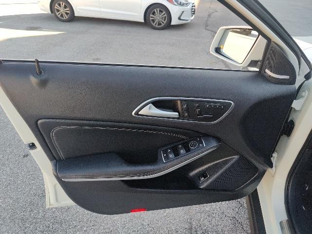 Photo of 2017 Cirrus White Mercedes-Benz GLA 250