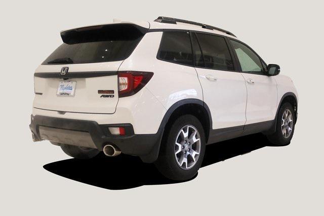 Photo of 2022 Platinum White Pearl Honda Passport