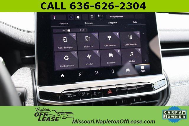 Photo of 2023 Bright White Clearcoat Jeep Compass