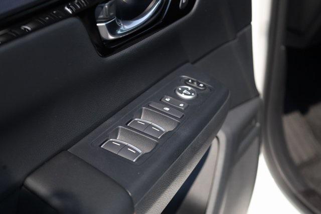 Photo of 2026 Platinum White Pearl Honda CR-V Hybrid