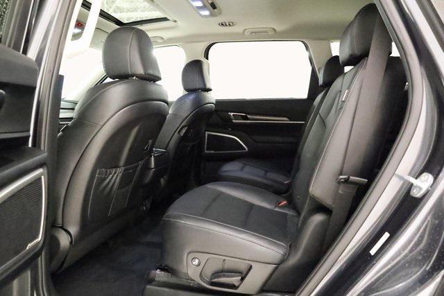 Photo of 2023 Gravity Gray Kia Telluride
