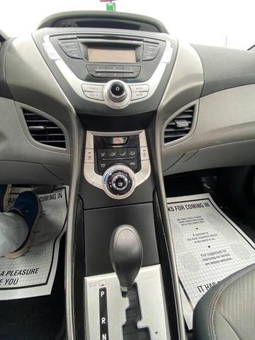Photo of 2011 Radiant Silver Hyundai ELANTRA