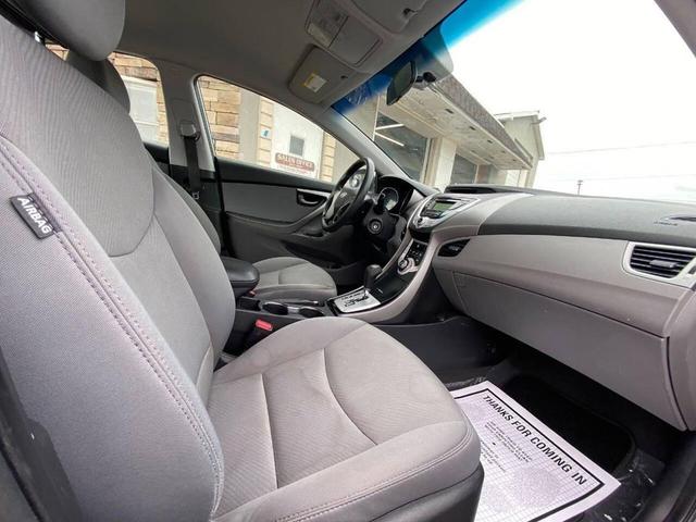 Photo of 2011 Radiant Silver Hyundai ELANTRA