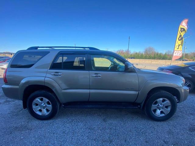 Photo of 2008 Gold Toyota 4Runner