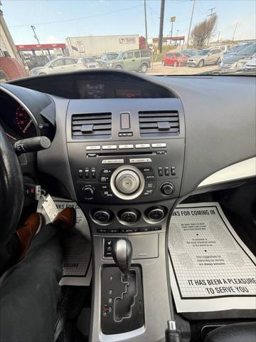 Photo of 2011 Gray Mazda Mazda3