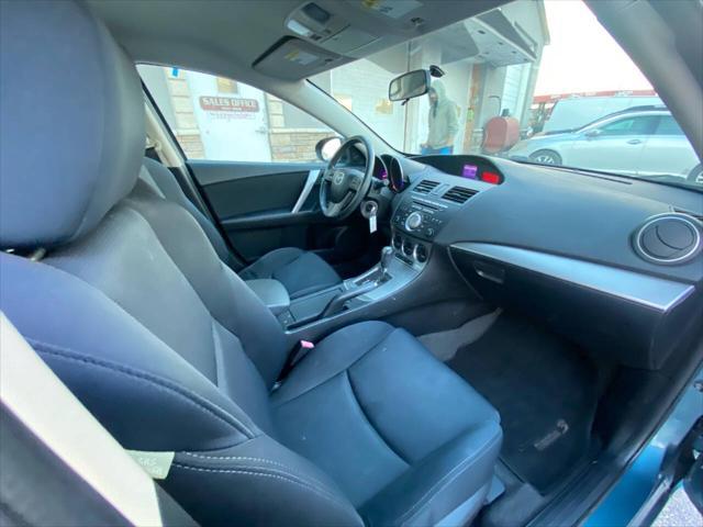 Photo of 2011 Blue Mazda Mazda3