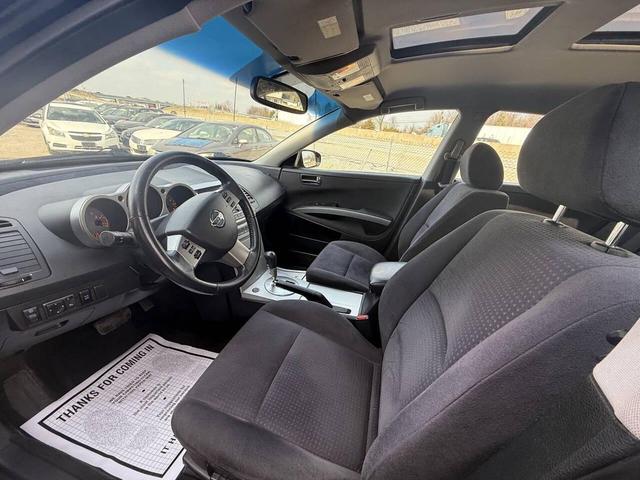 Photo of 2006 Onyx Nissan Maxima