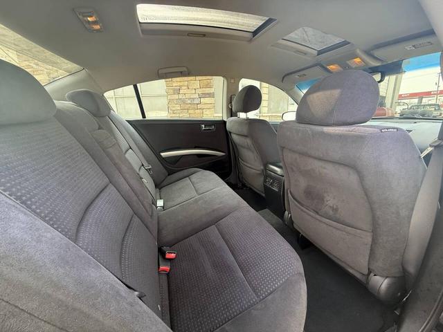 Photo of 2006 Onyx Nissan Maxima