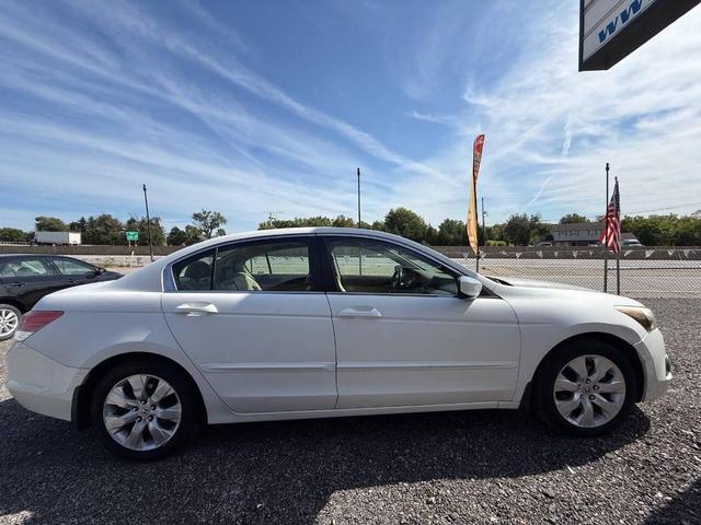 Photo of 2009 Taffeta White Honda Accord