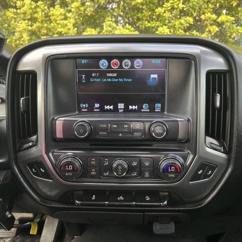 Photo of 2018 Red Chevrolet Silverado 1500