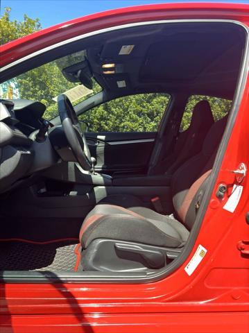 Photo of 2020 Rallye Red Honda Civic Si