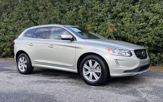 Photo of 2017 Gold Volvo XC60