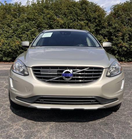 Photo of 2017 Gold Volvo XC60